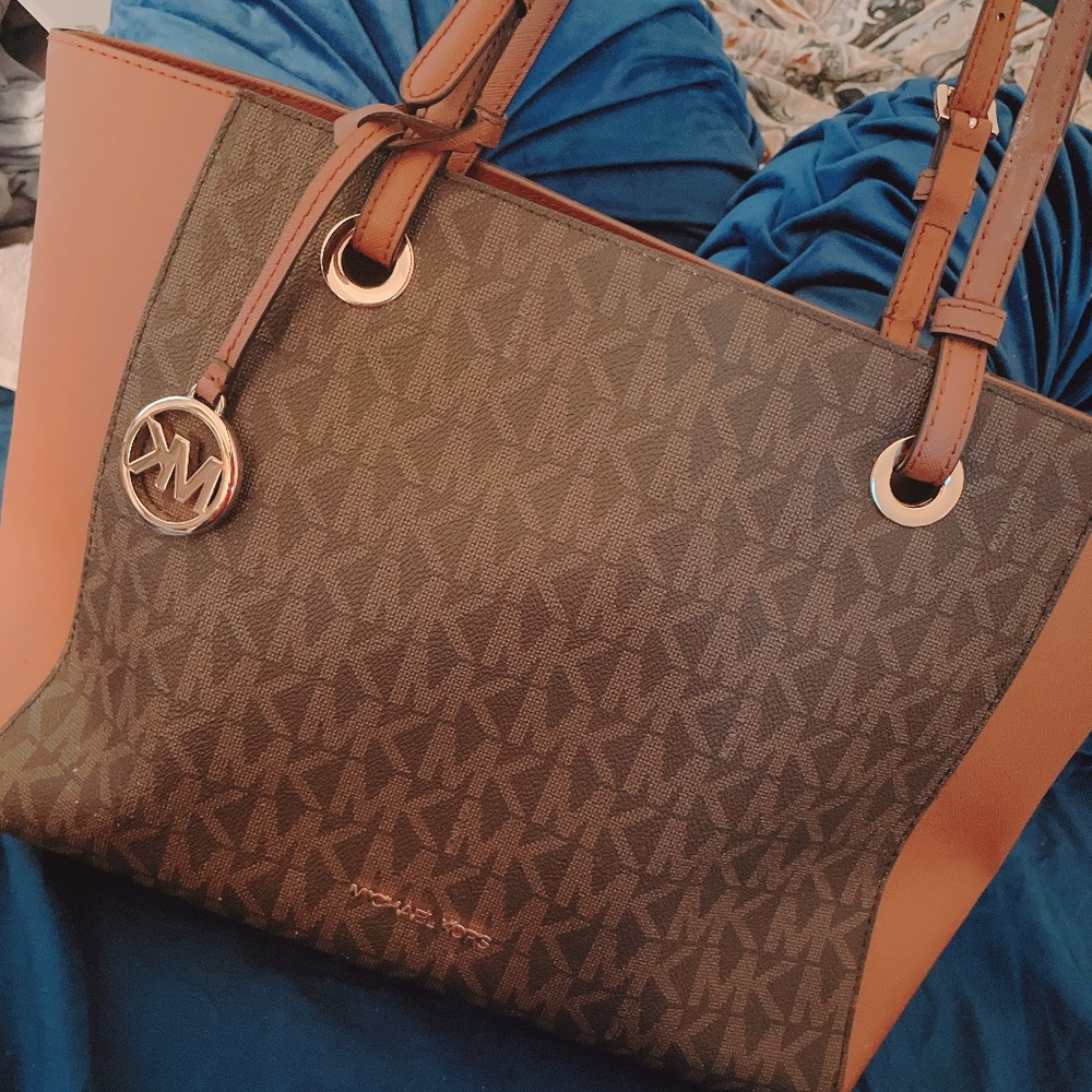 Micheal Kors Purse